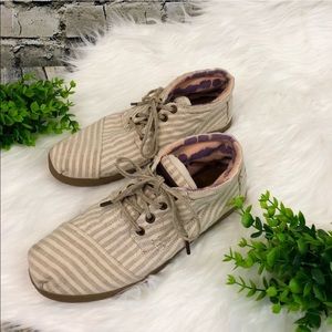 TOMS CANVAS ANKLE SNEAKER